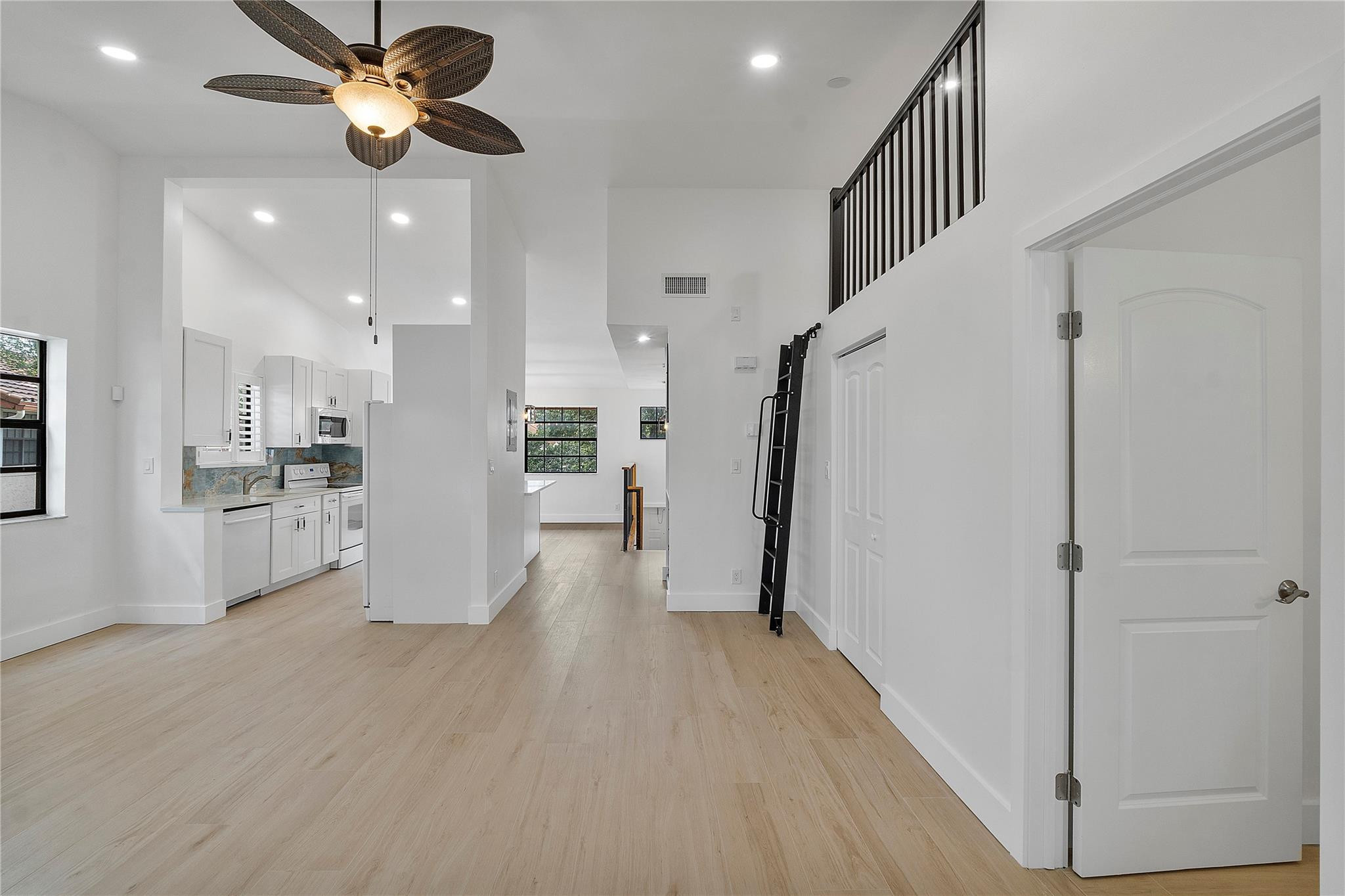 712 Congressional Way 712