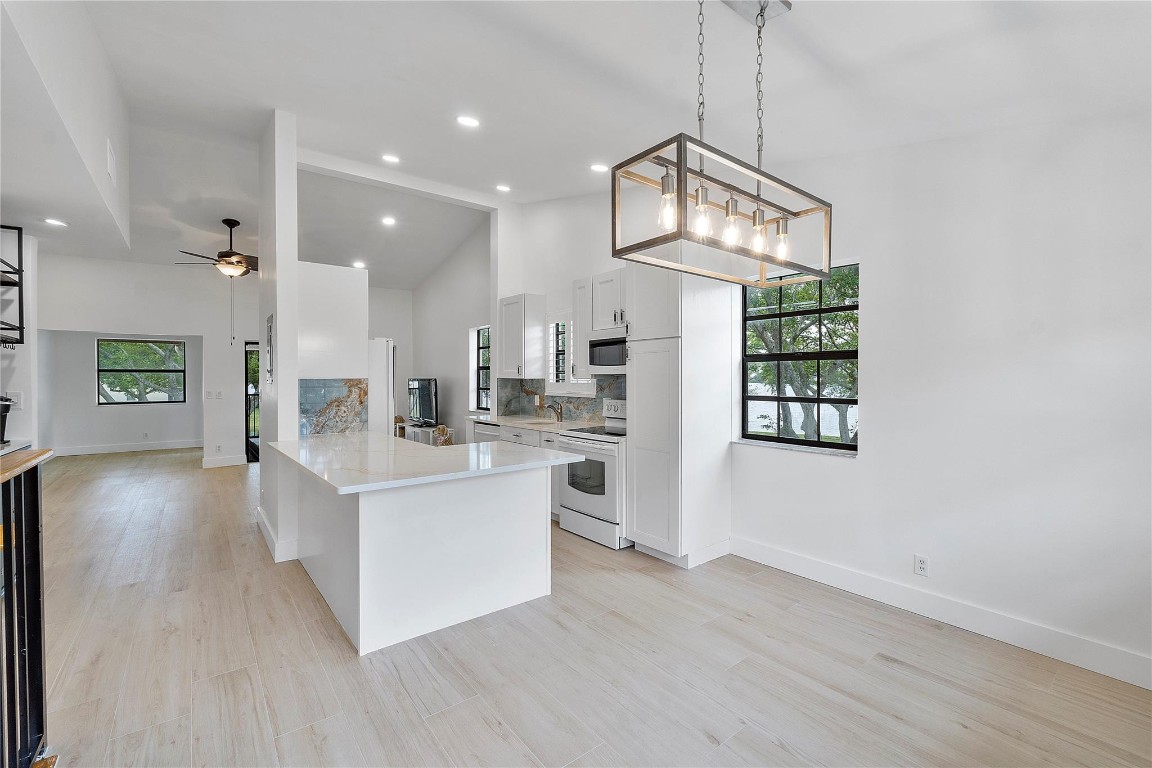 712 Congressional Way 712