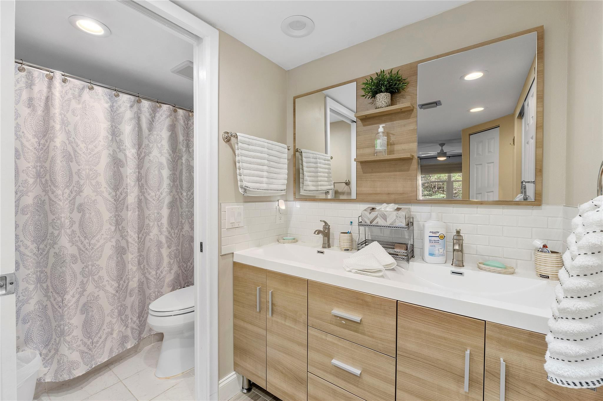 1601 Abaco Dr J3