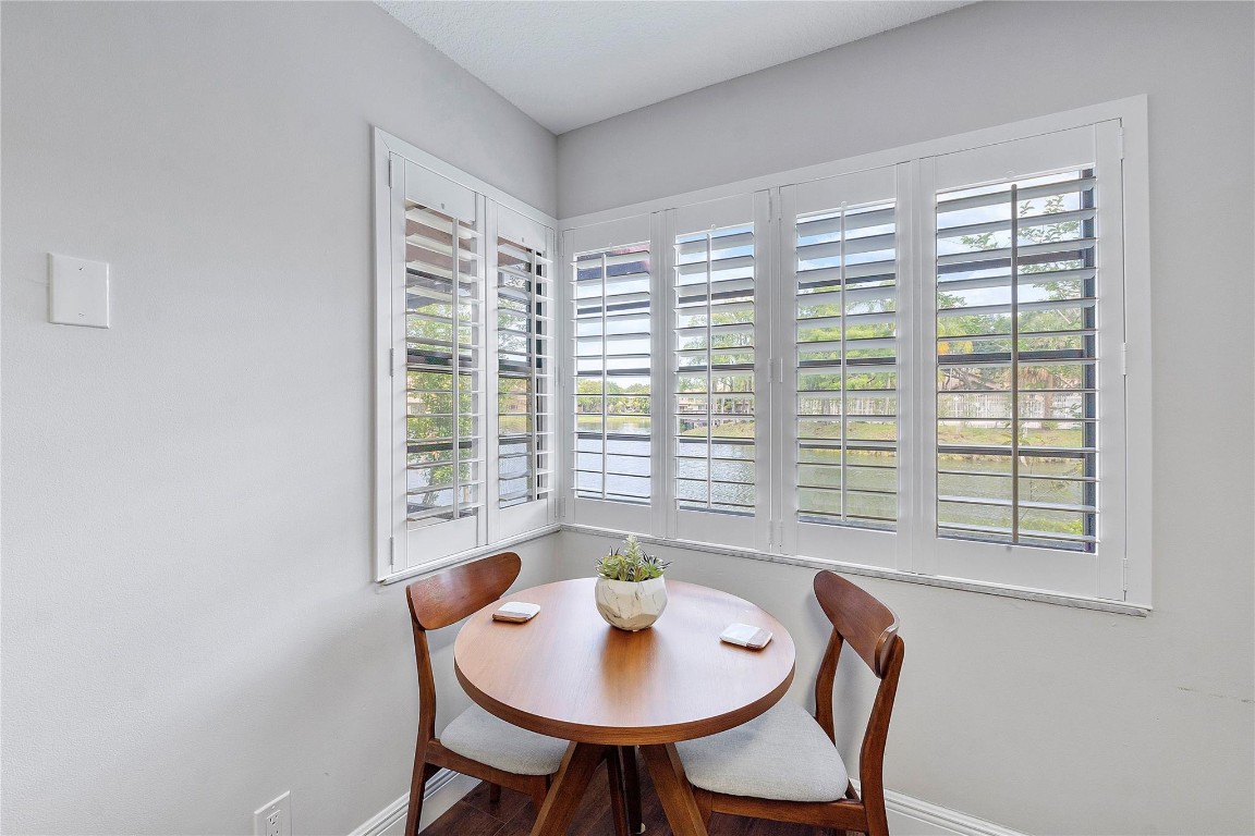 9128 Vineyard Lake Dr