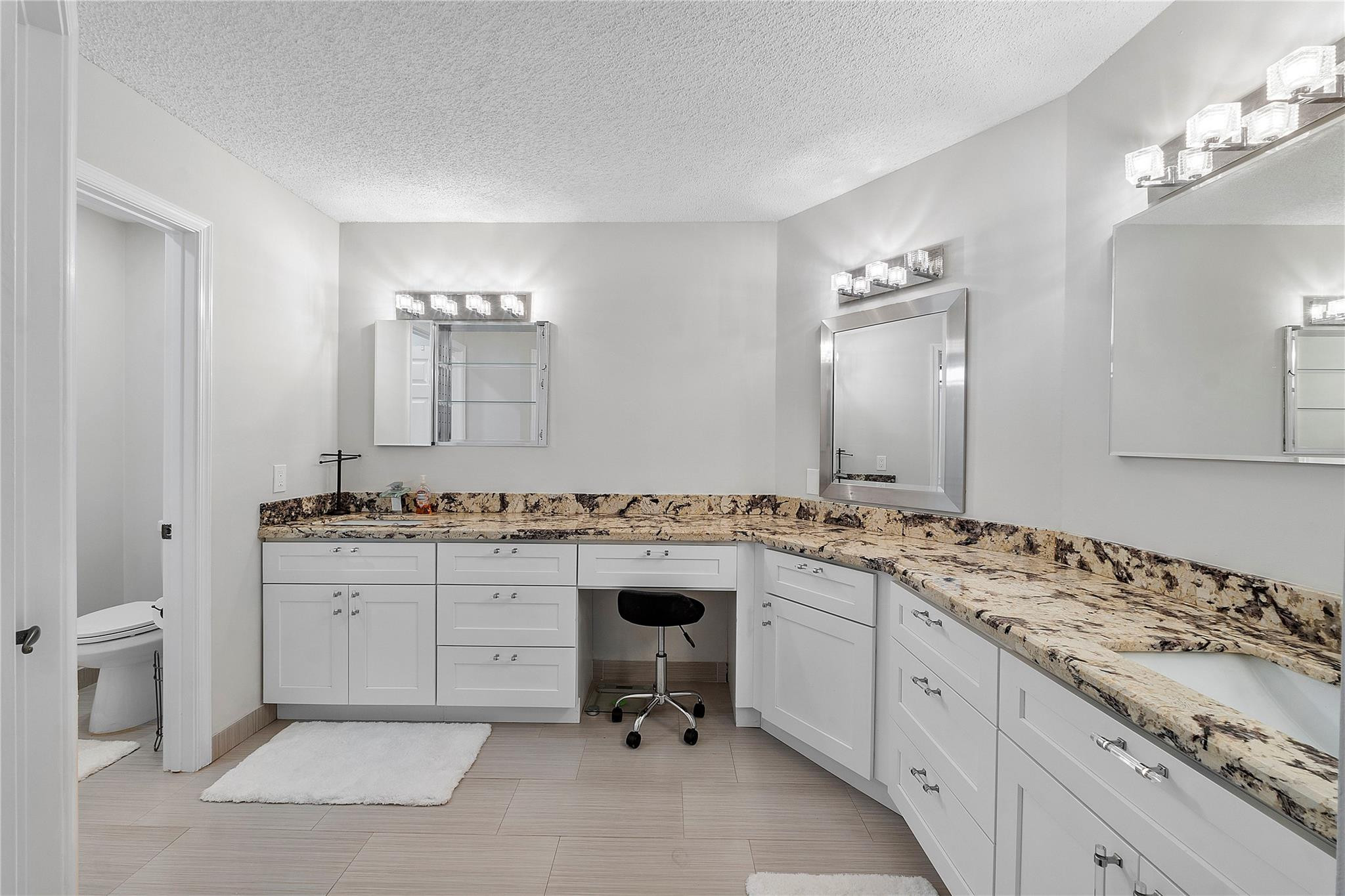 9128 Vineyard Lake Dr