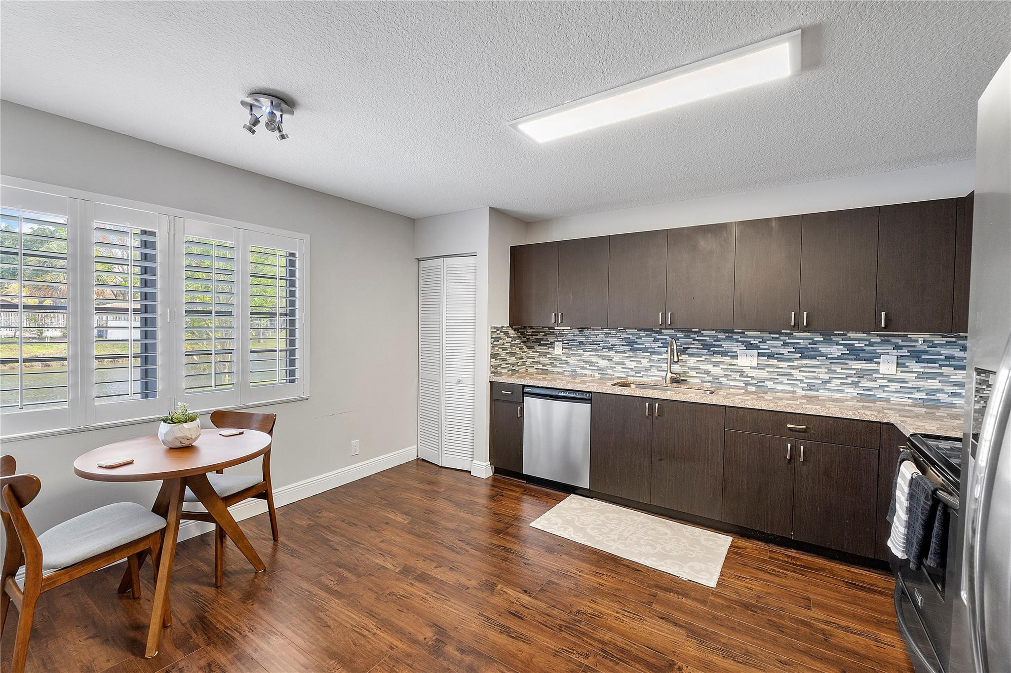 9128 Vineyard Lake Dr