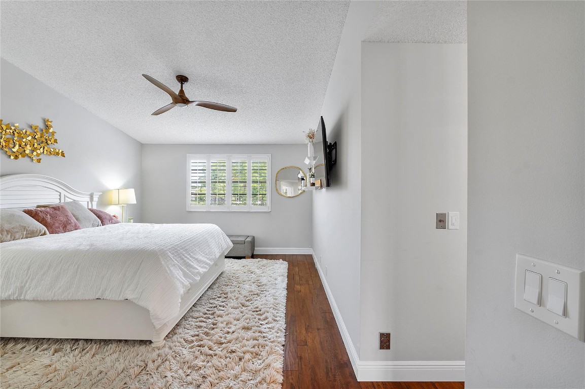 9128 Vineyard Lake Dr