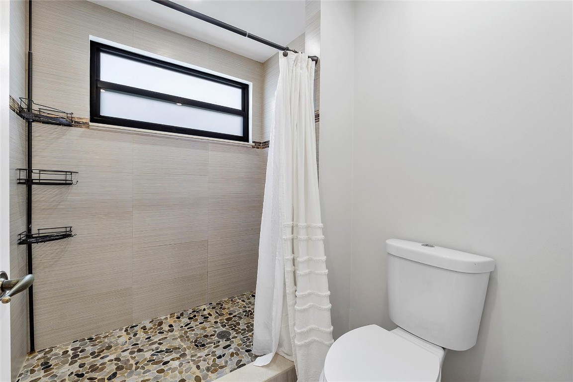 9128 Vineyard Lake Dr