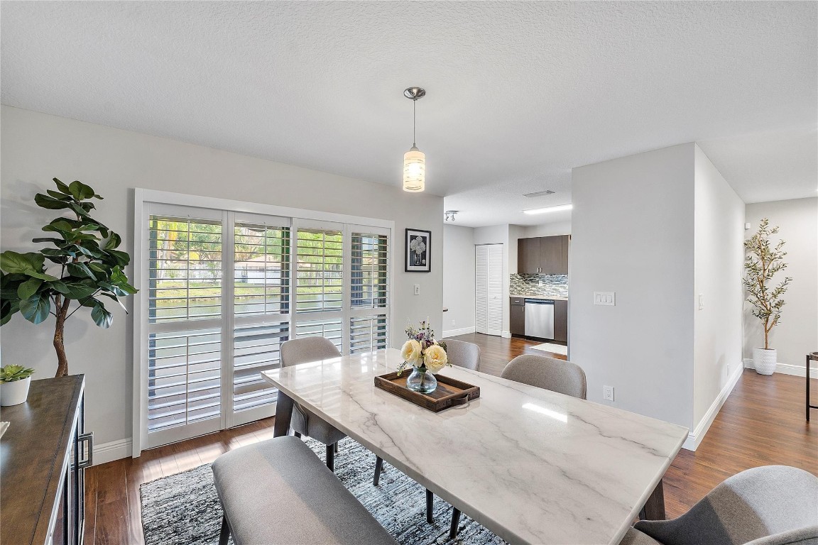 9128 Vineyard Lake Dr