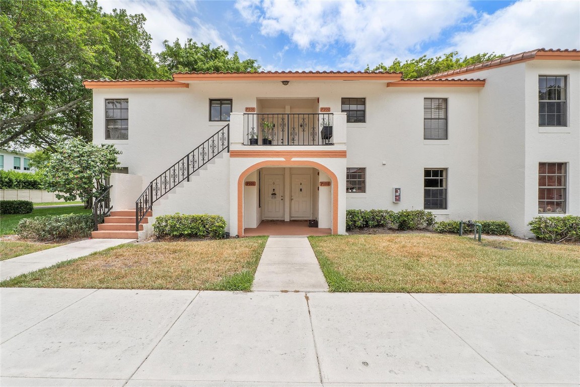 300 Palmwood Place P202