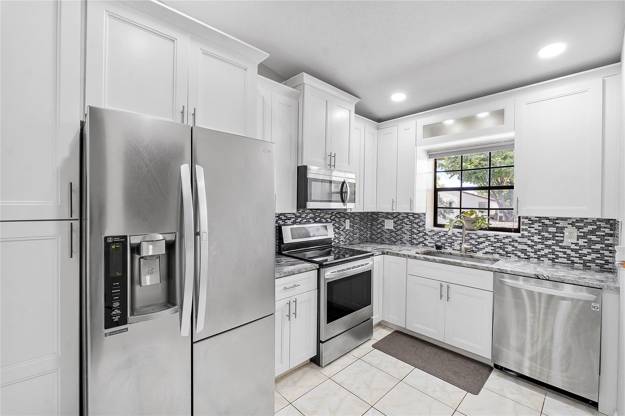 300 Palmwood Place P202