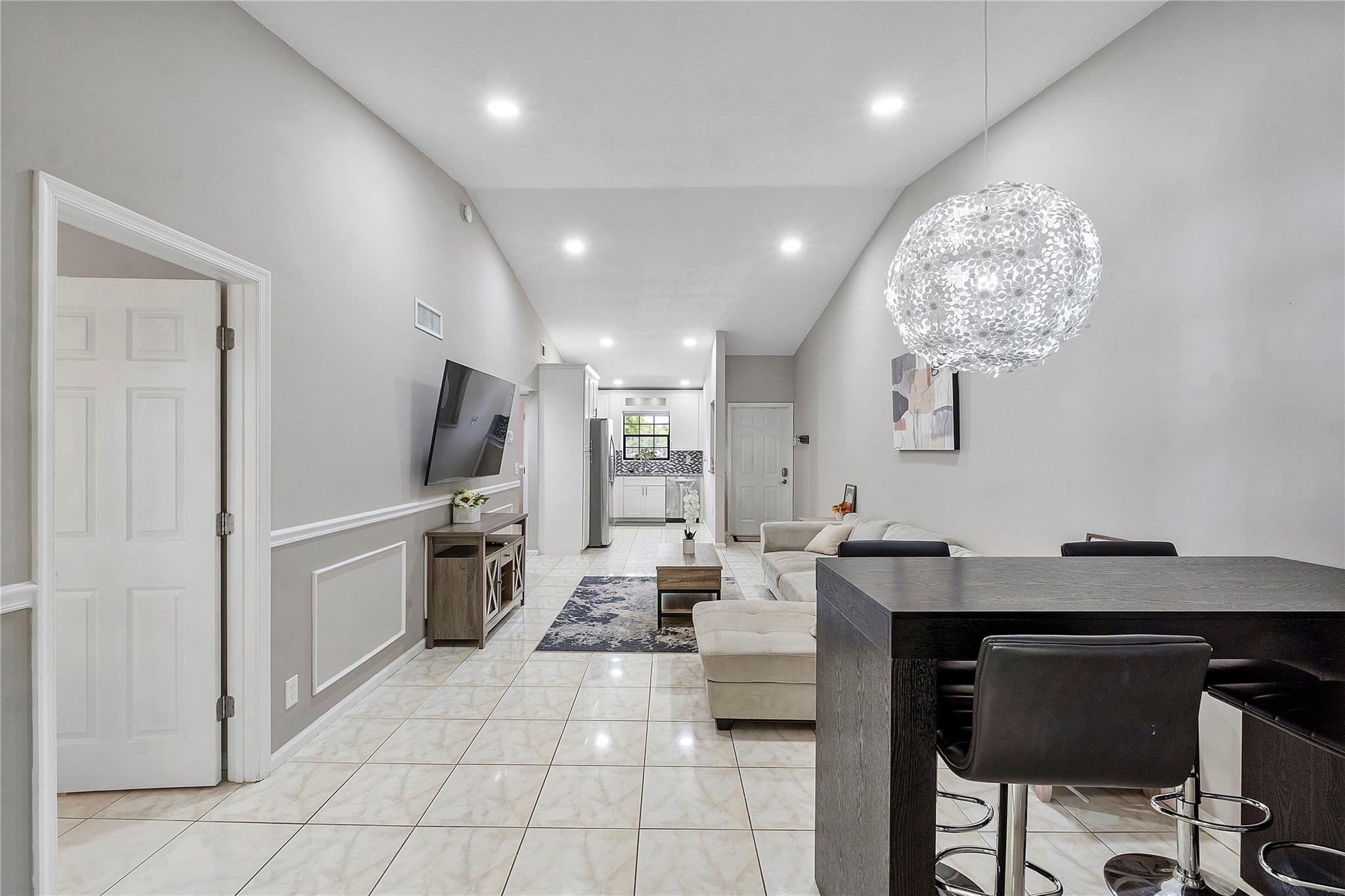 300 Palmwood Place P202