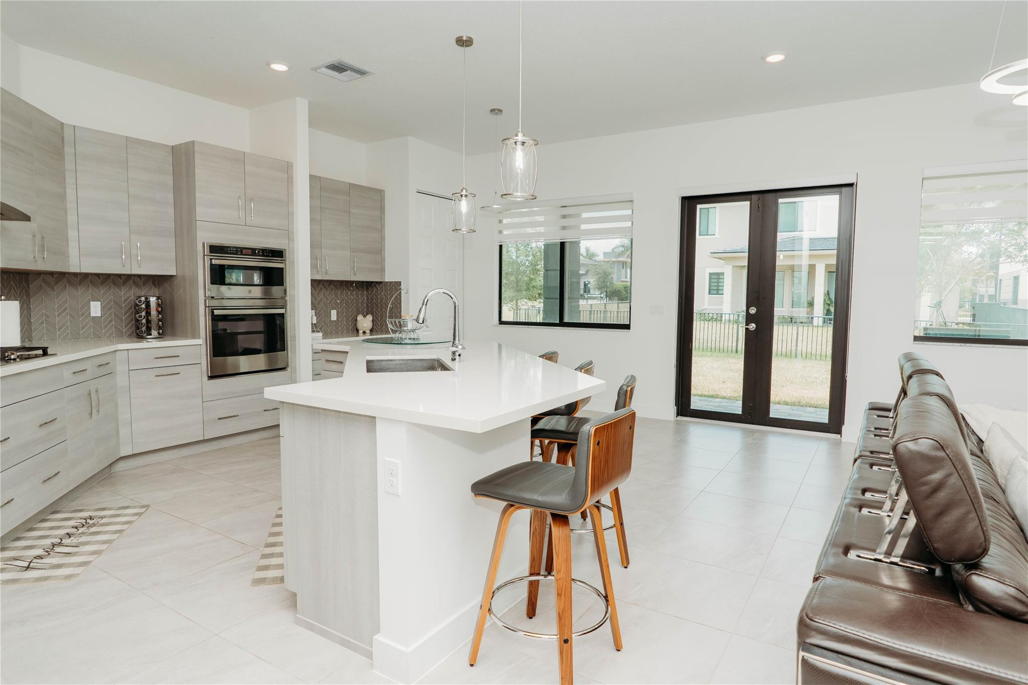 10710 Aqua Ct