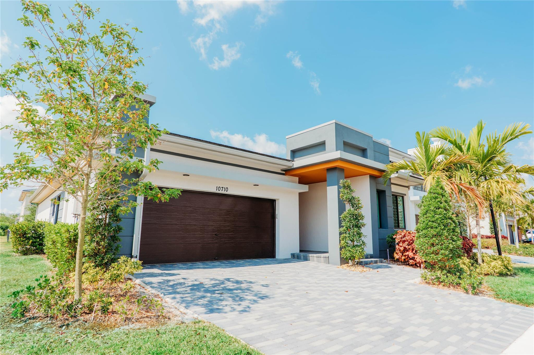10710 Aqua Ct