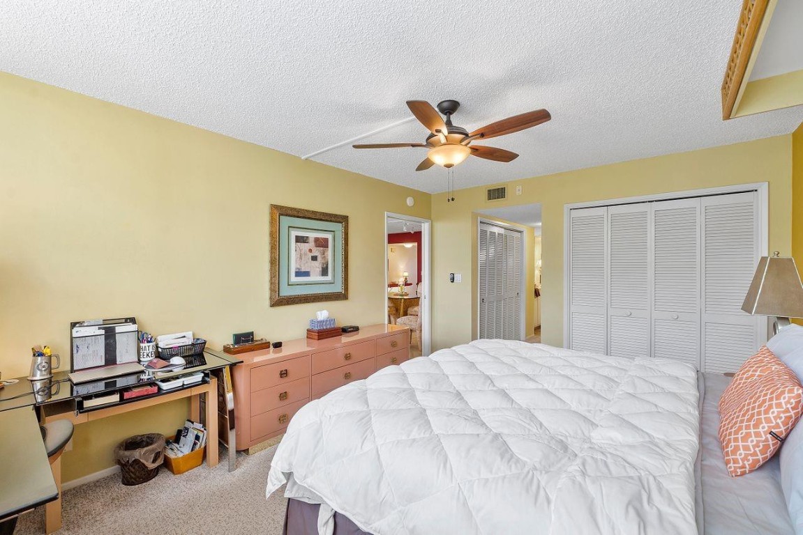 3930 Oaks Clubhouse Dr 405