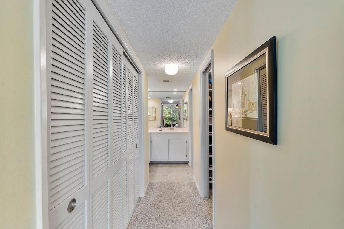 3930 Oaks Clubhouse Dr 405