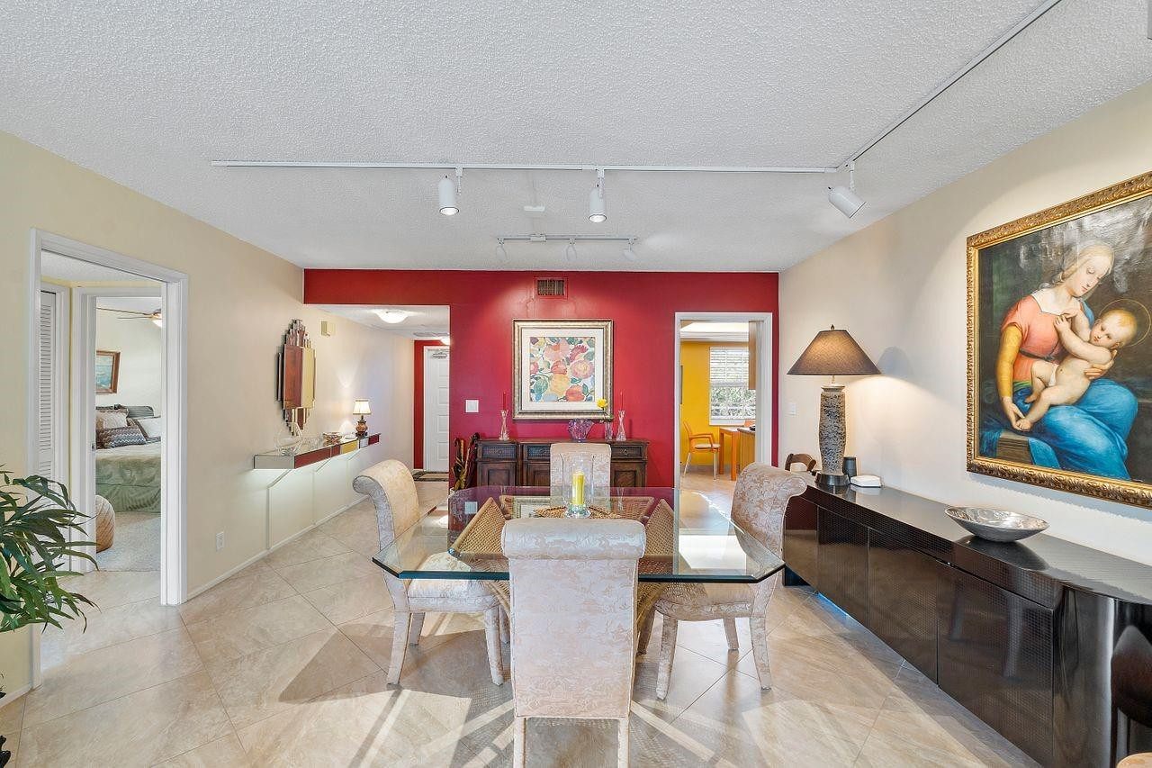 3930 Oaks Clubhouse Dr 405