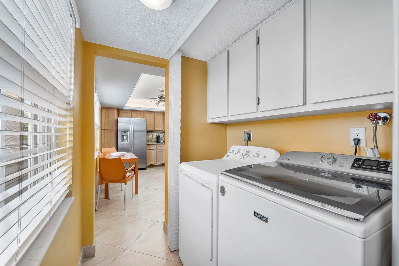 3930 Oaks Clubhouse Dr 405