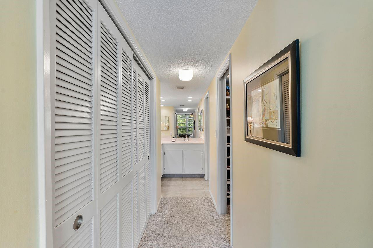 3930 Oaks Clubhouse Dr 405