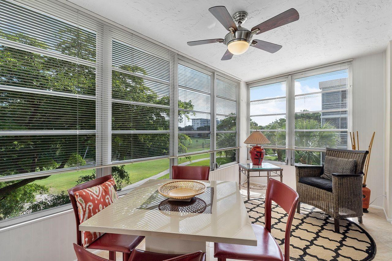 3930 Oaks Clubhouse Dr 405