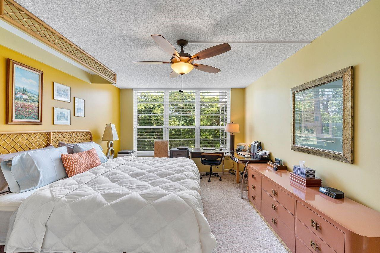 3930 Oaks Clubhouse Dr 405