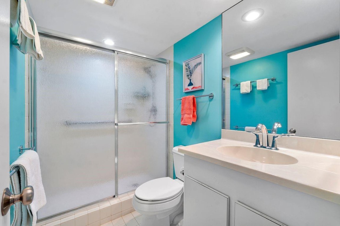 3930 Oaks Clubhouse Dr 405