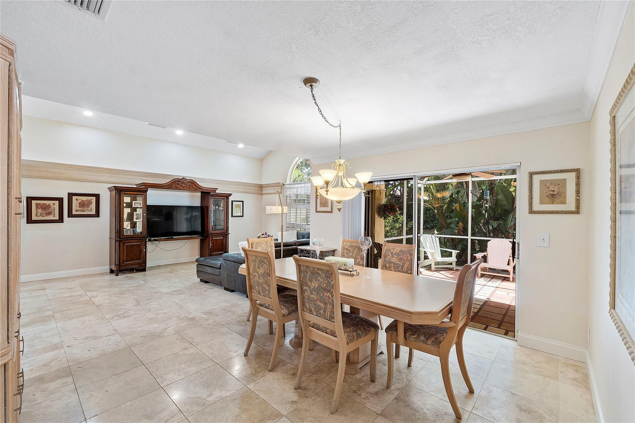 6460 NW 77th Pl