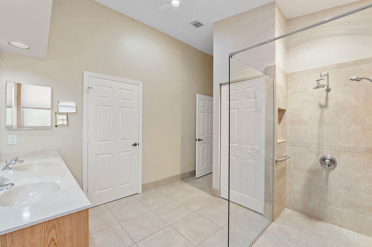 8187 Bellafiore Way