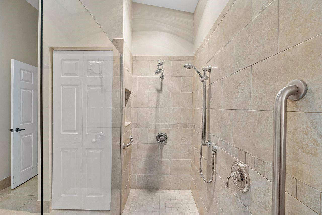 8187 Bellafiore Way