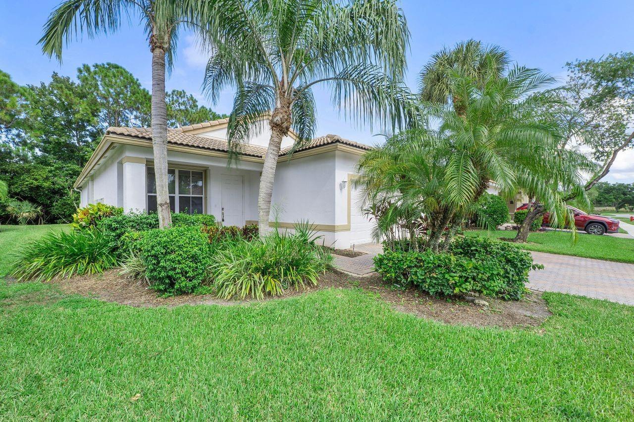 8187 Bellafiore Way