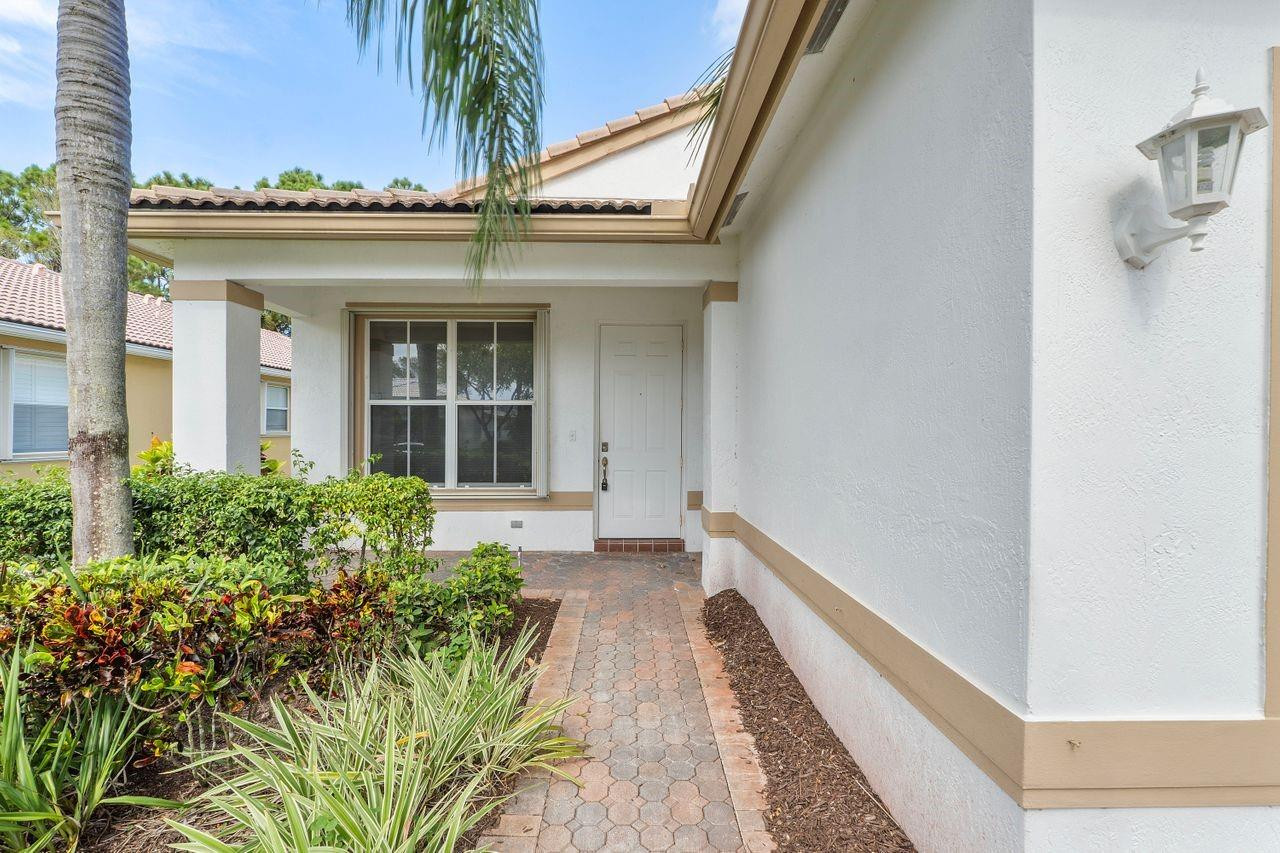 8187 Bellafiore Way