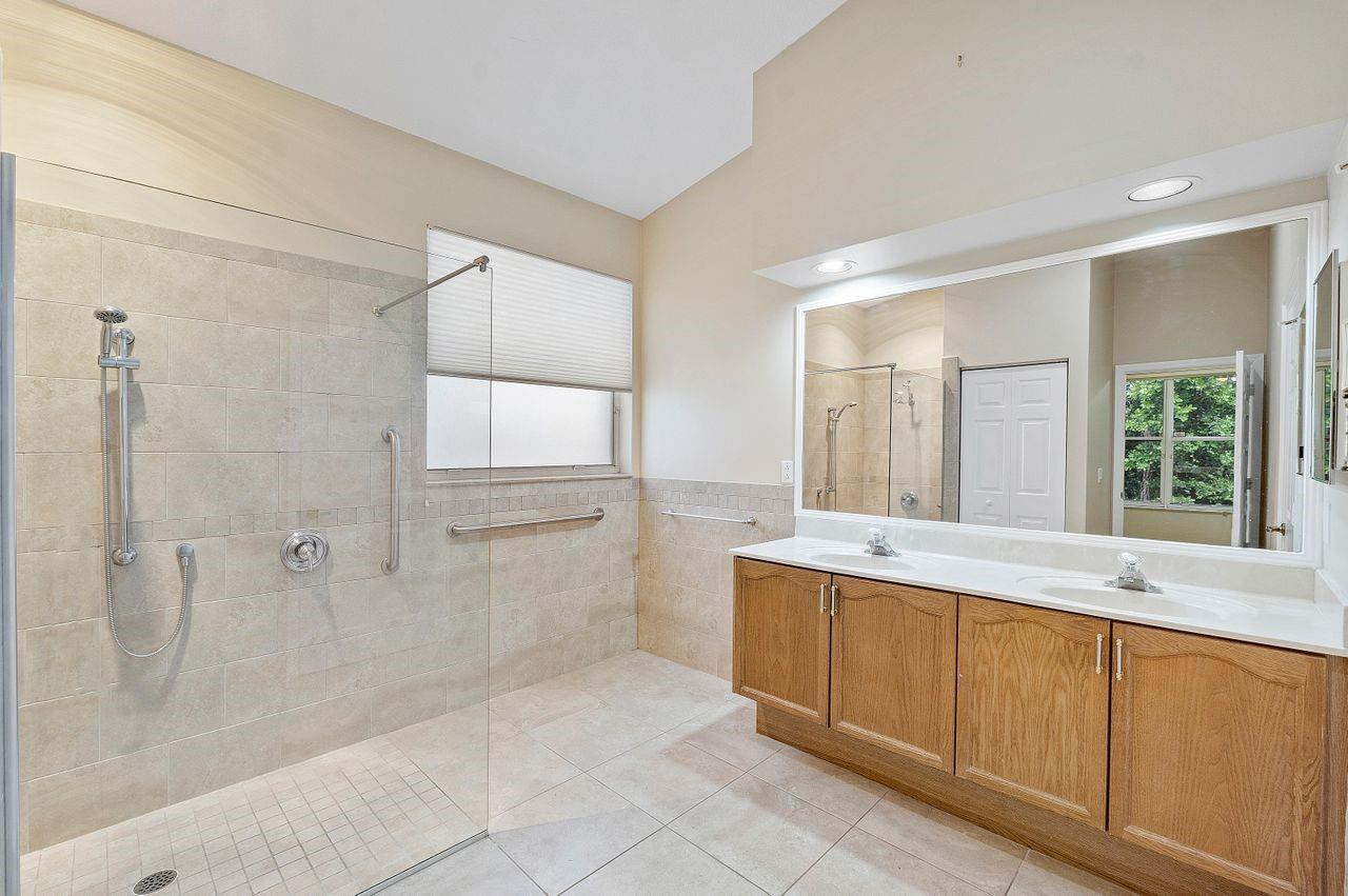 8187 Bellafiore Way