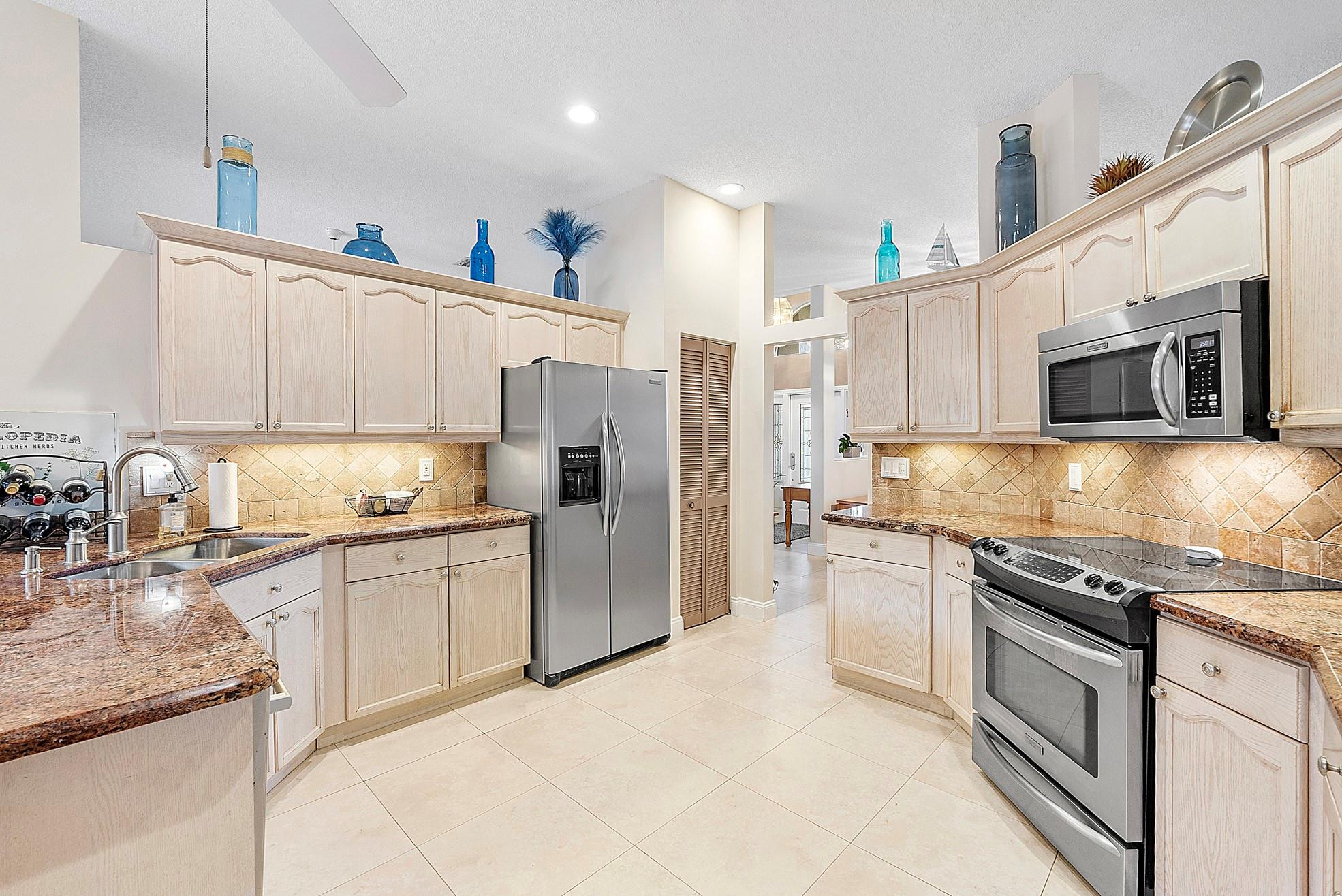 4366 NW 62nd Ave