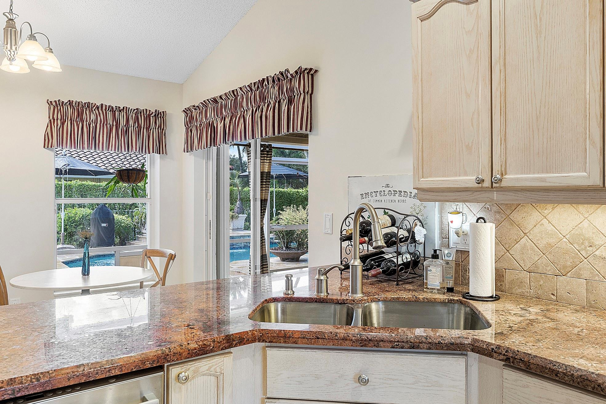 4366 NW 62nd Ave