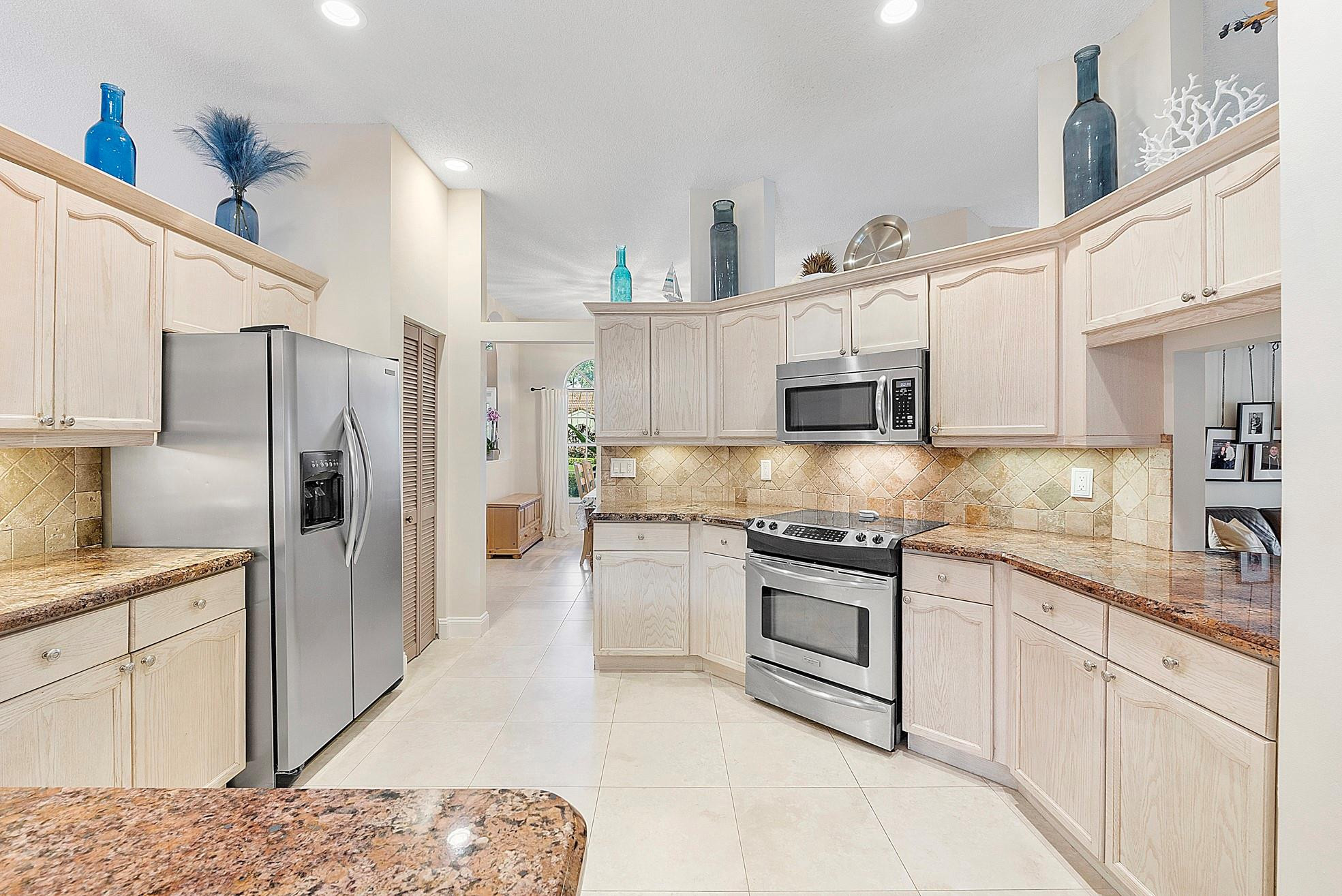 4366 NW 62nd Ave