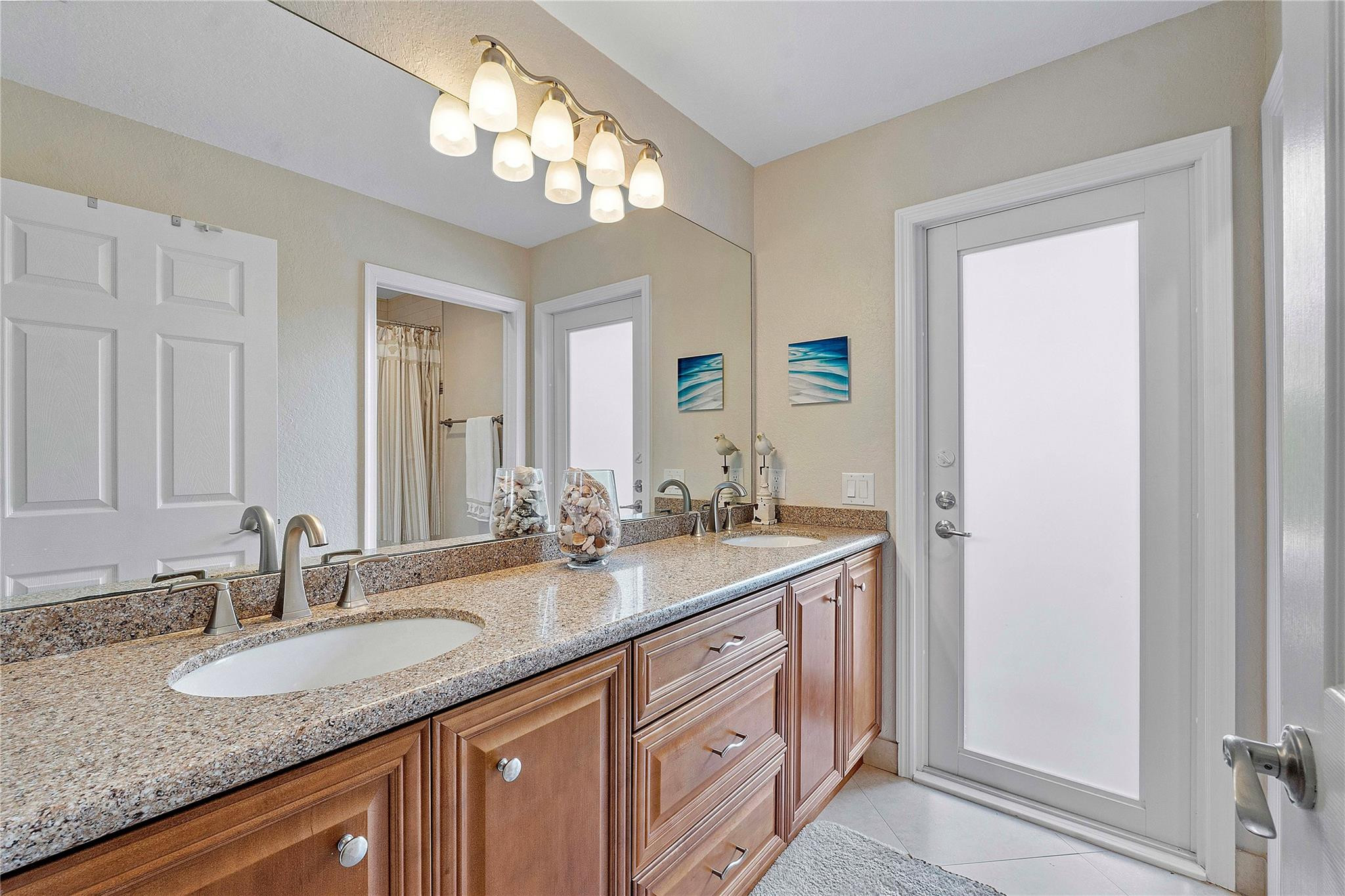 833 Verona Lake Dr
