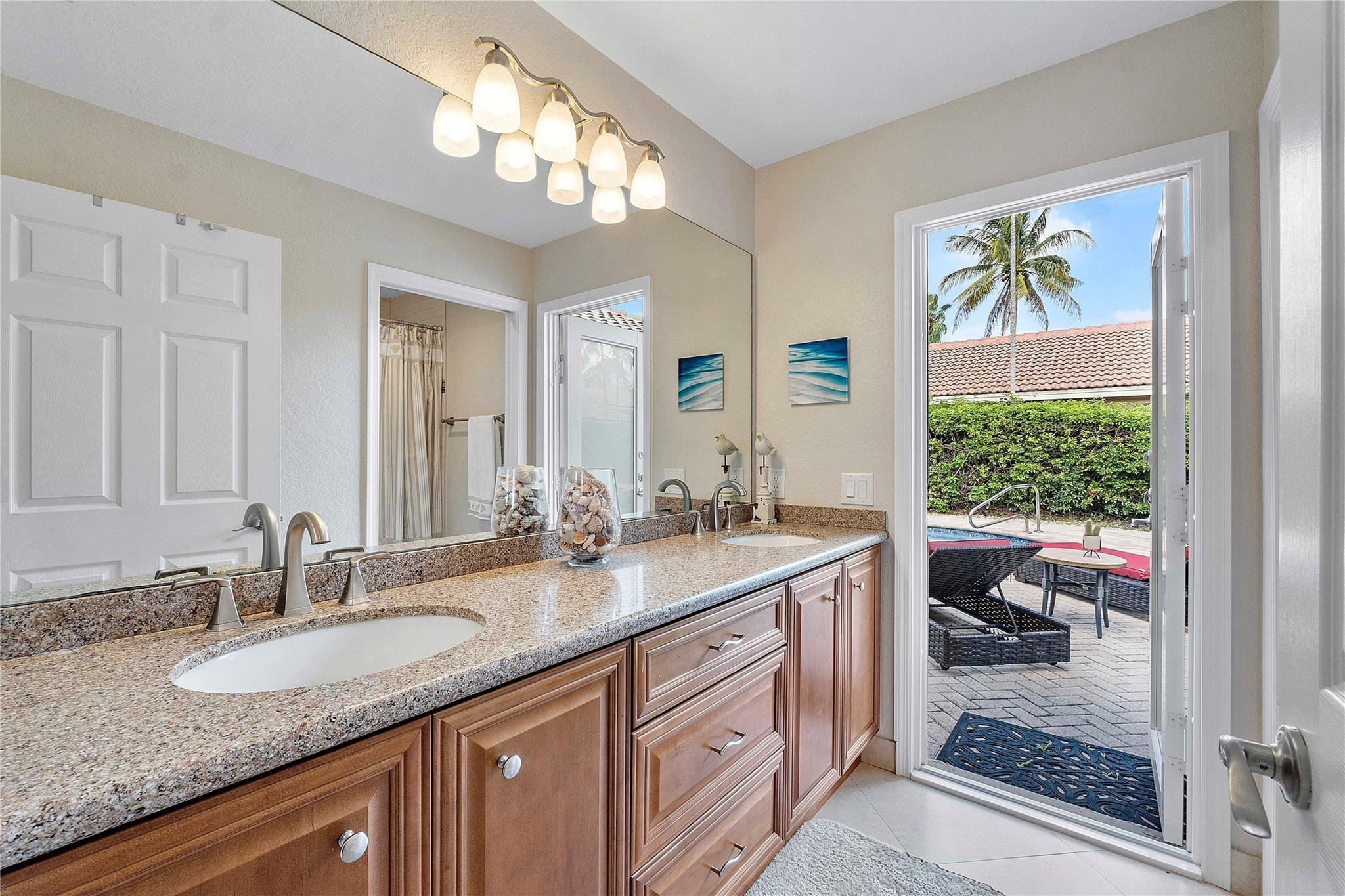 833 Verona Lake Dr