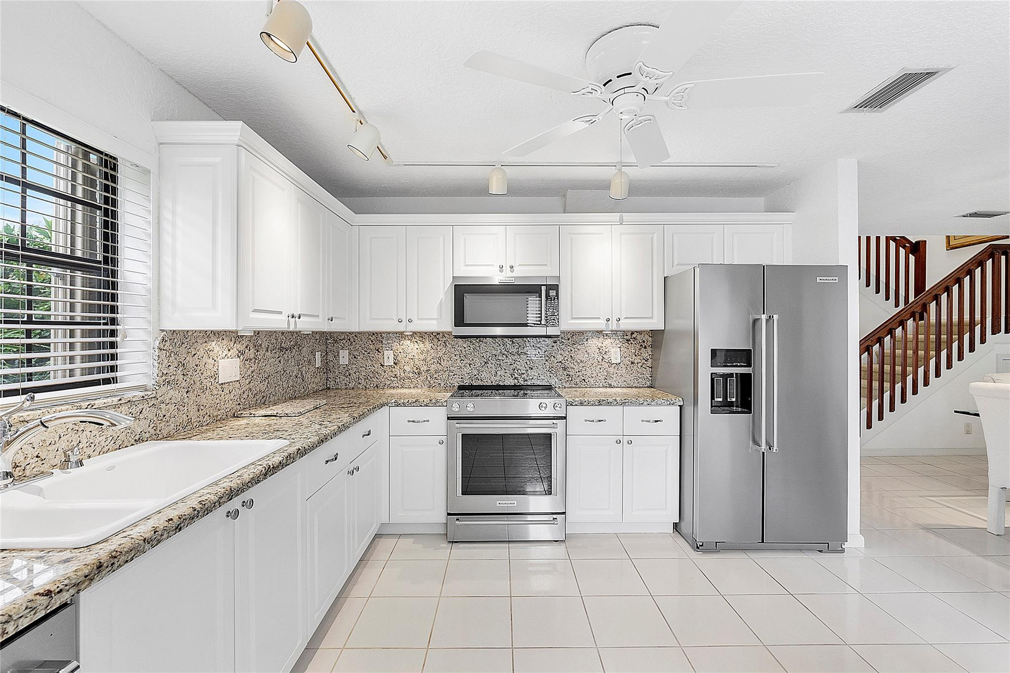 9133 Vineyard Lake Dr 9133