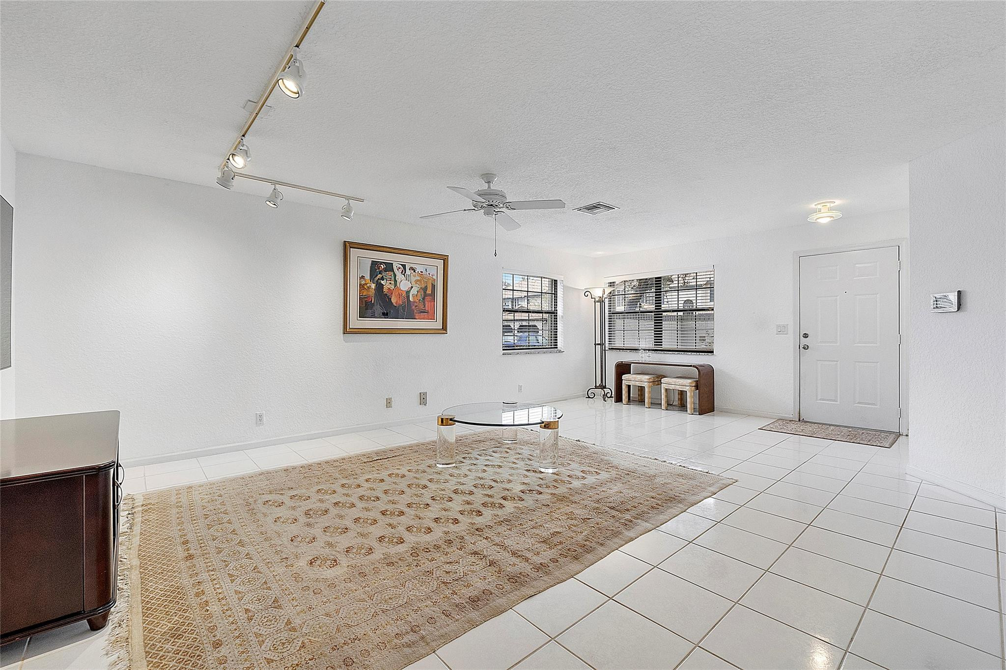 9133 Vineyard Lake Dr 9133