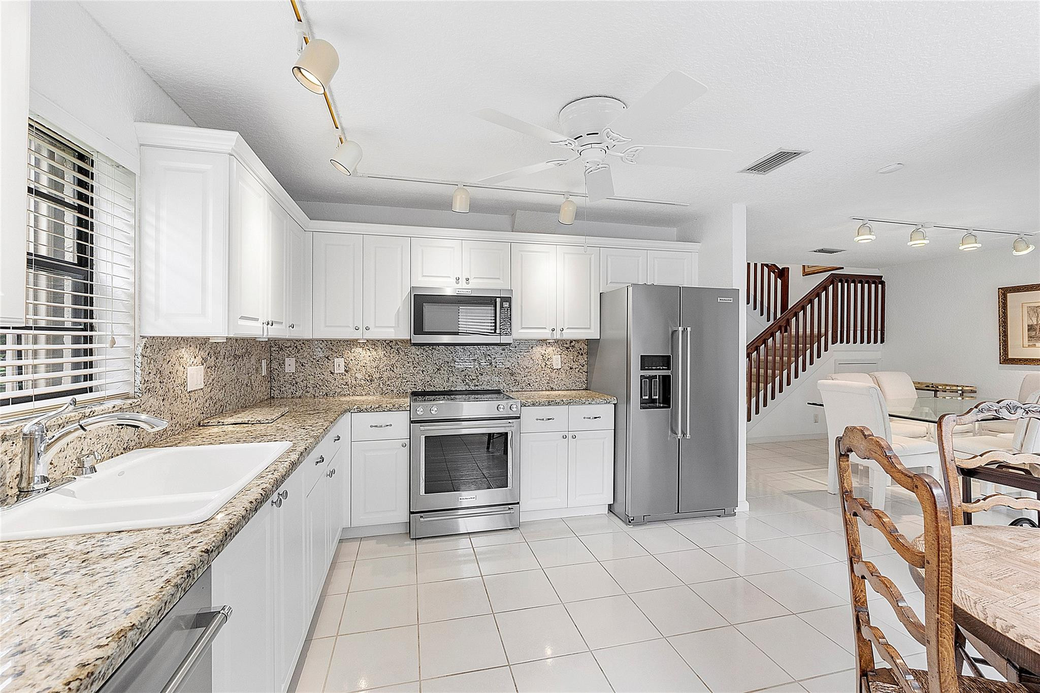 9133 Vineyard Lake Dr 9133