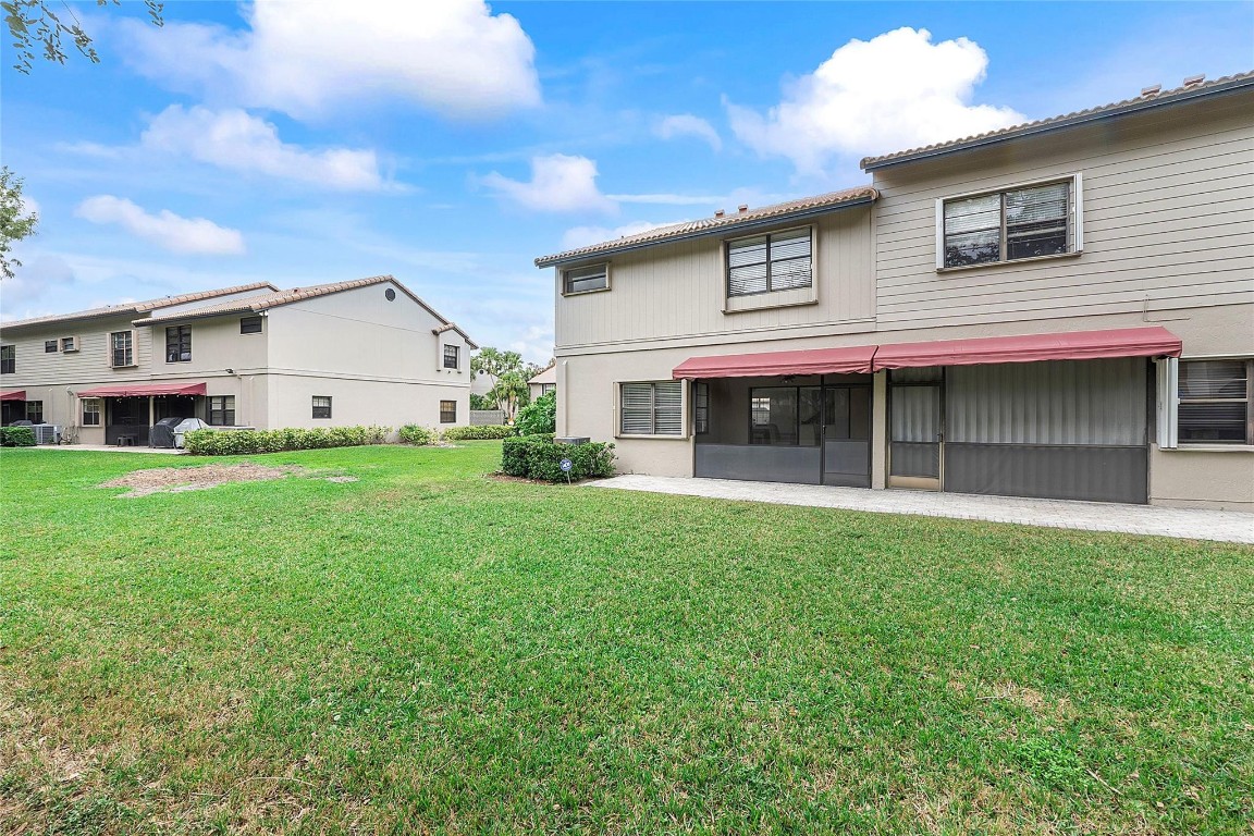 9133 Vineyard Lake Dr 9133