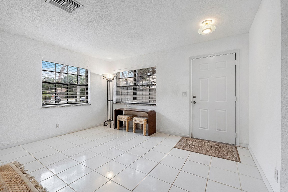 9133 Vineyard Lake Dr 9133