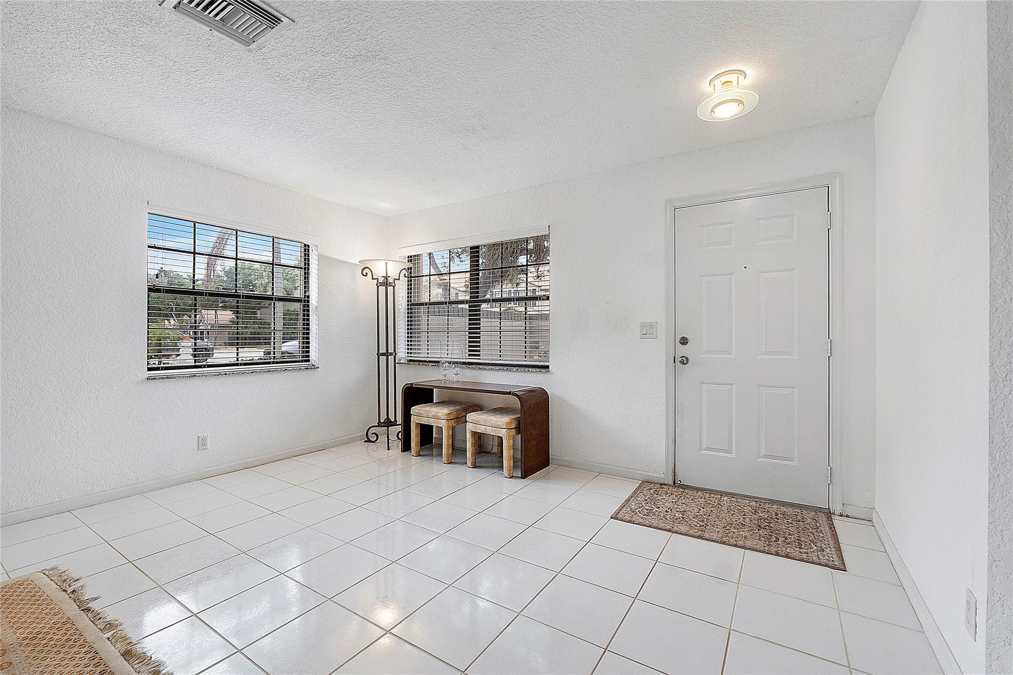 9133 Vineyard Lake Dr 9133