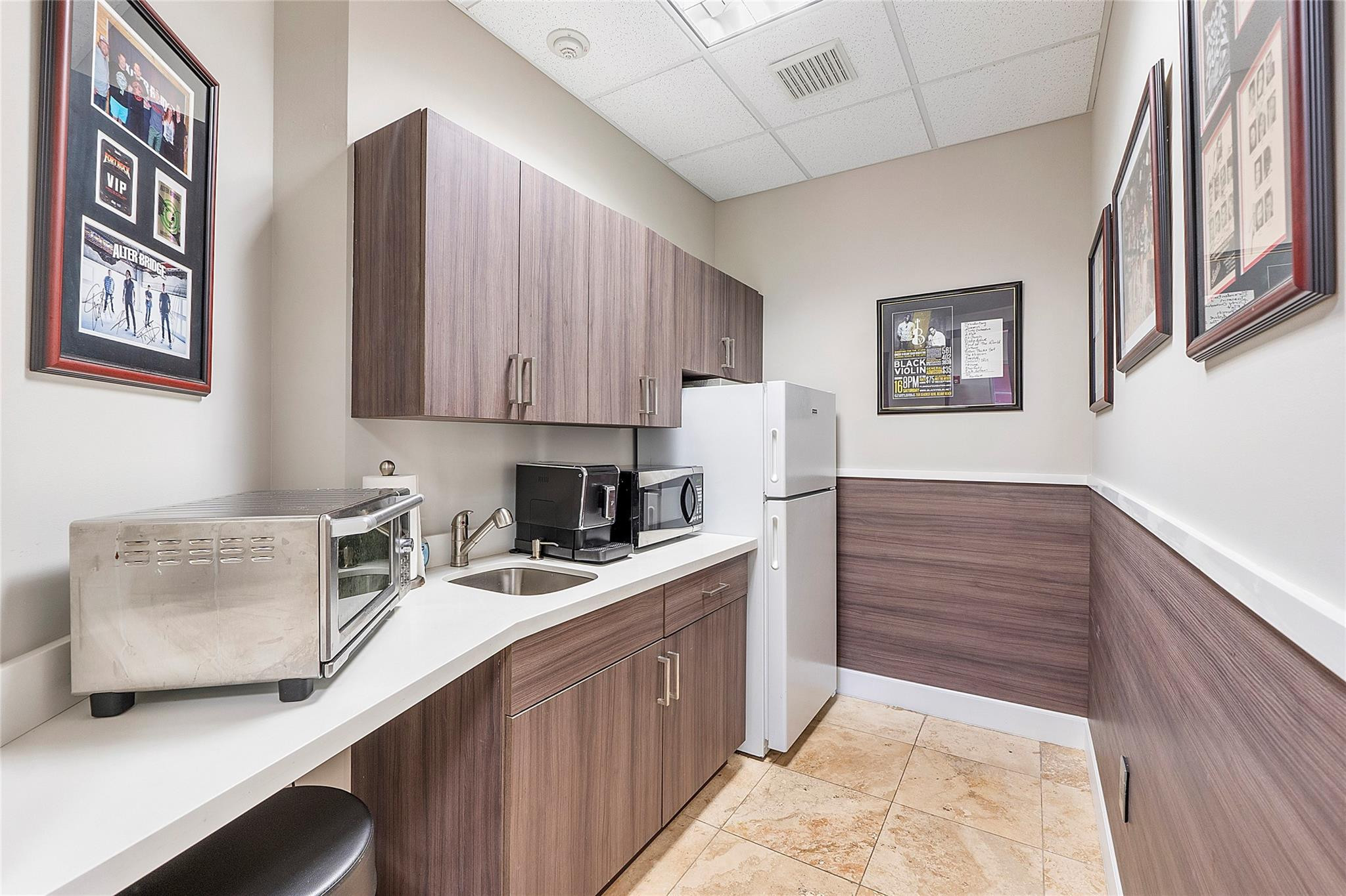 5491 N University Drive 213-214