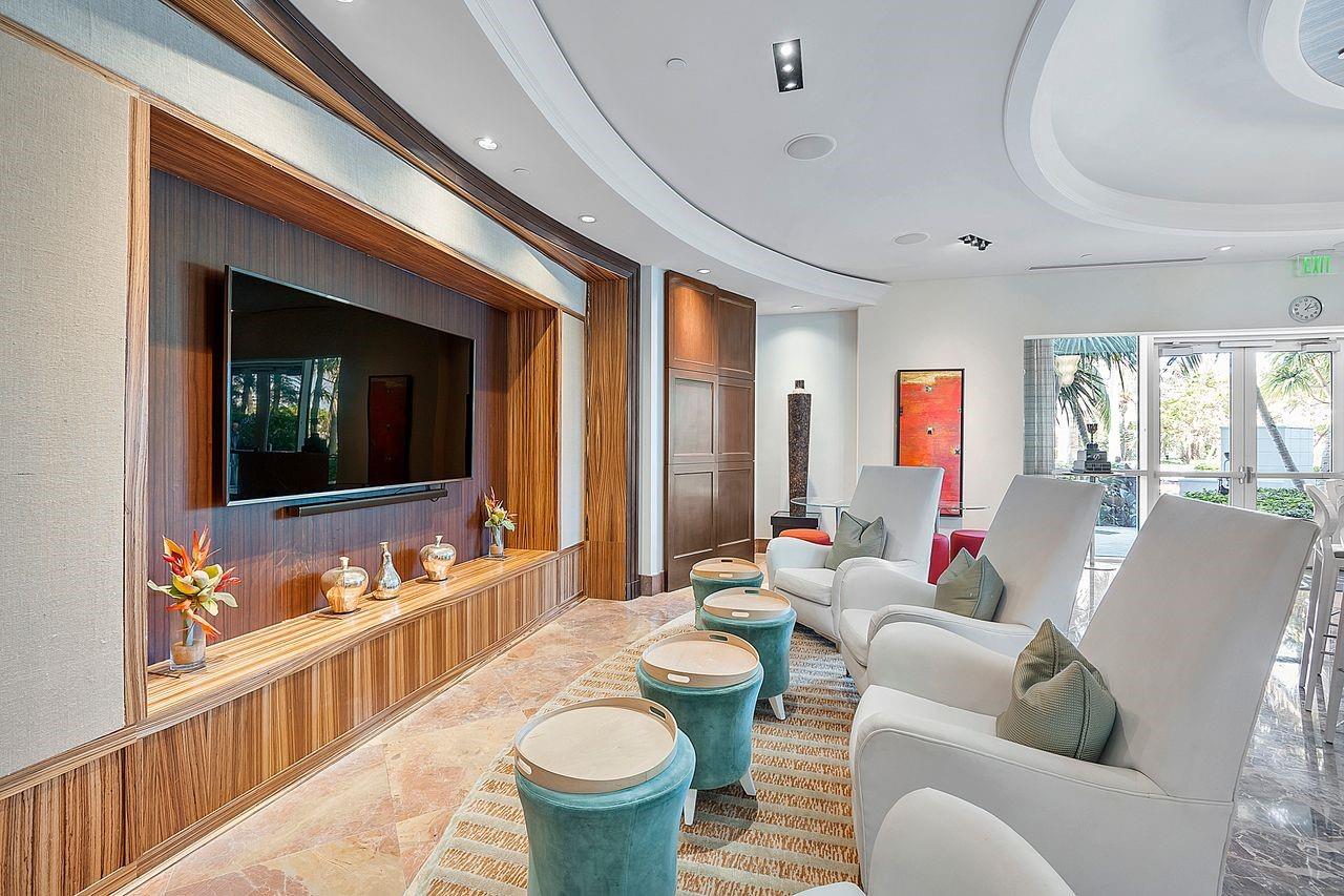 1 N Ocean Blvd 207