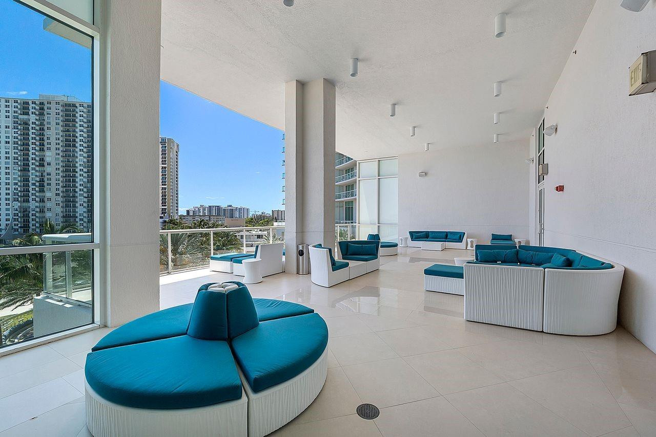 1 N Ocean Blvd 207