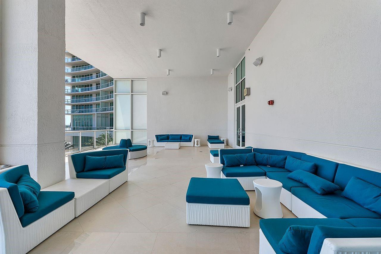 1 N Ocean Blvd 207