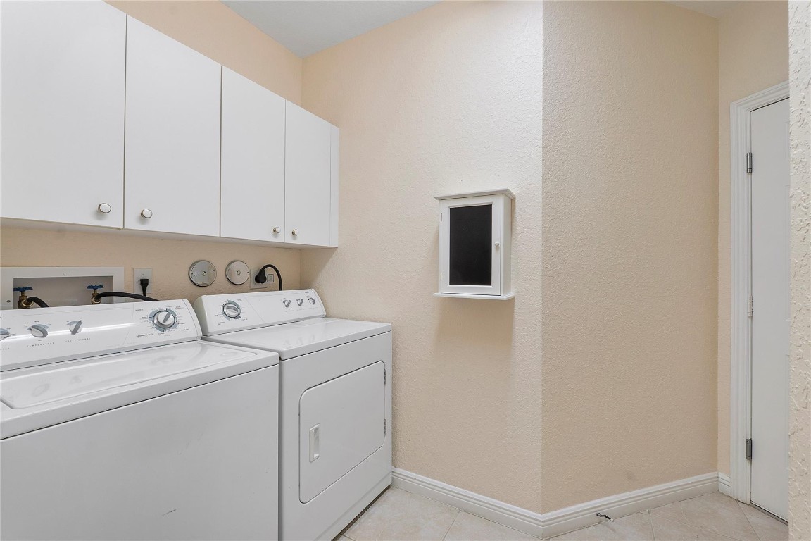 7919 Exeter Blvd 102