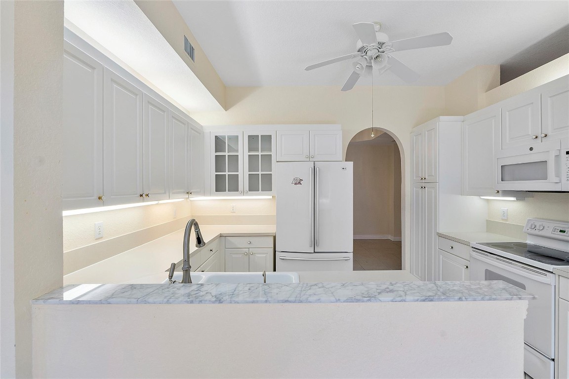 7919 Exeter Blvd 102