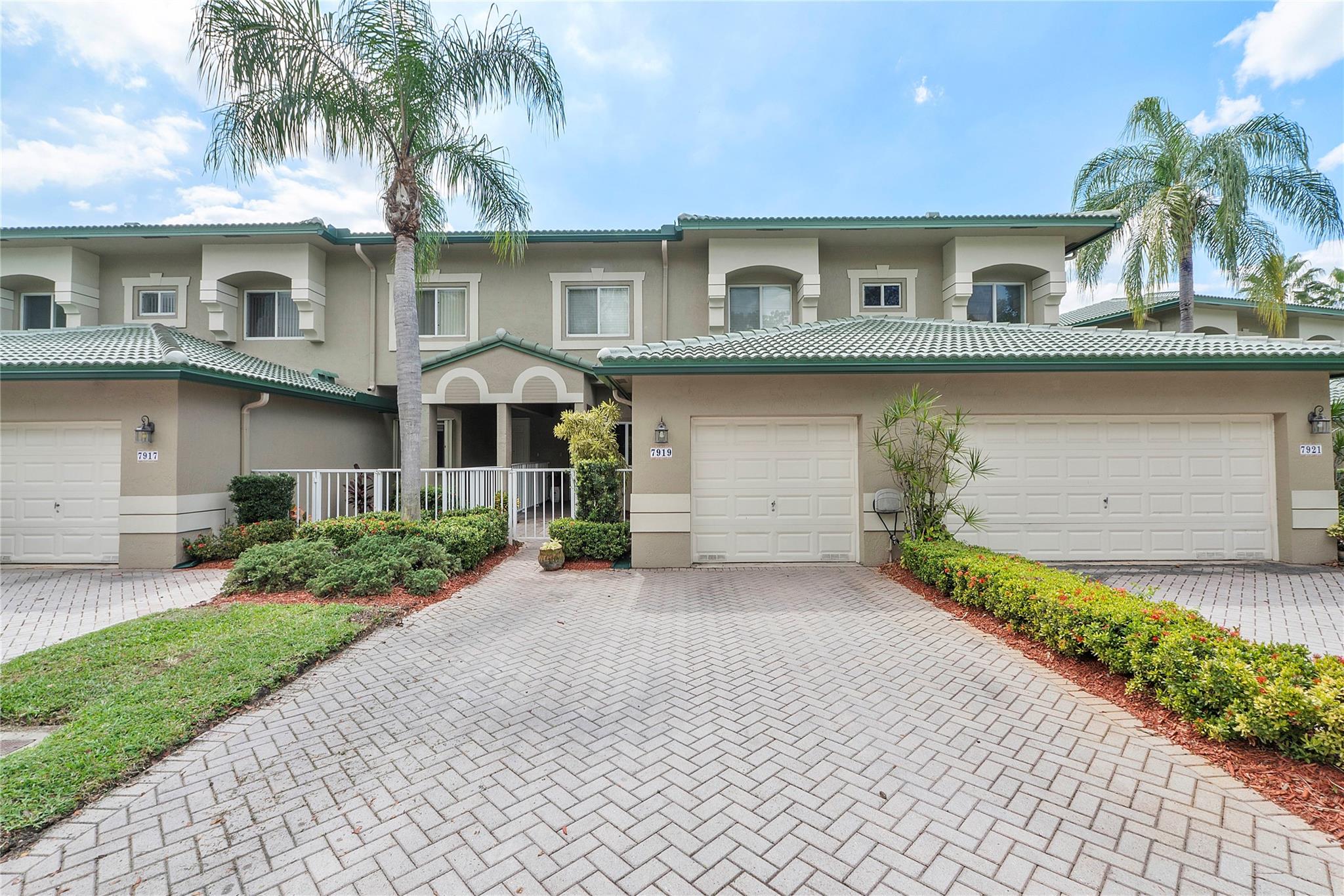 7919 Exeter Blvd 102