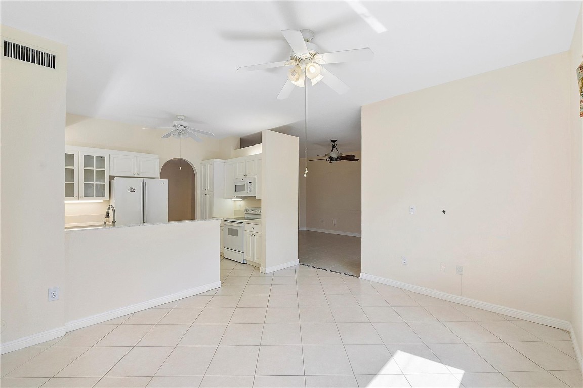 7919 Exeter Blvd 102