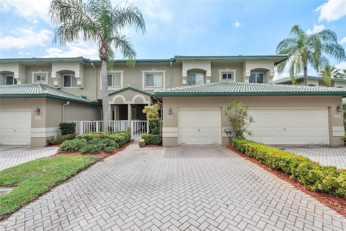 7919 Exeter Blvd 102