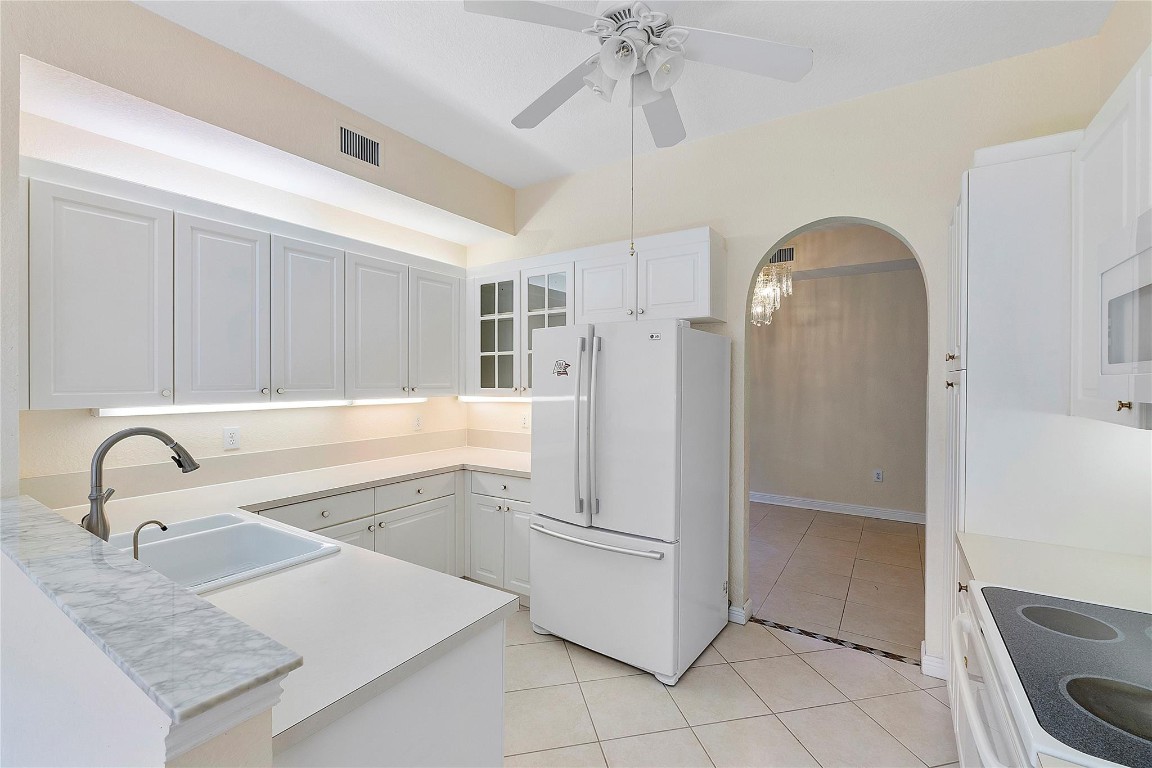 7919 Exeter Blvd 102