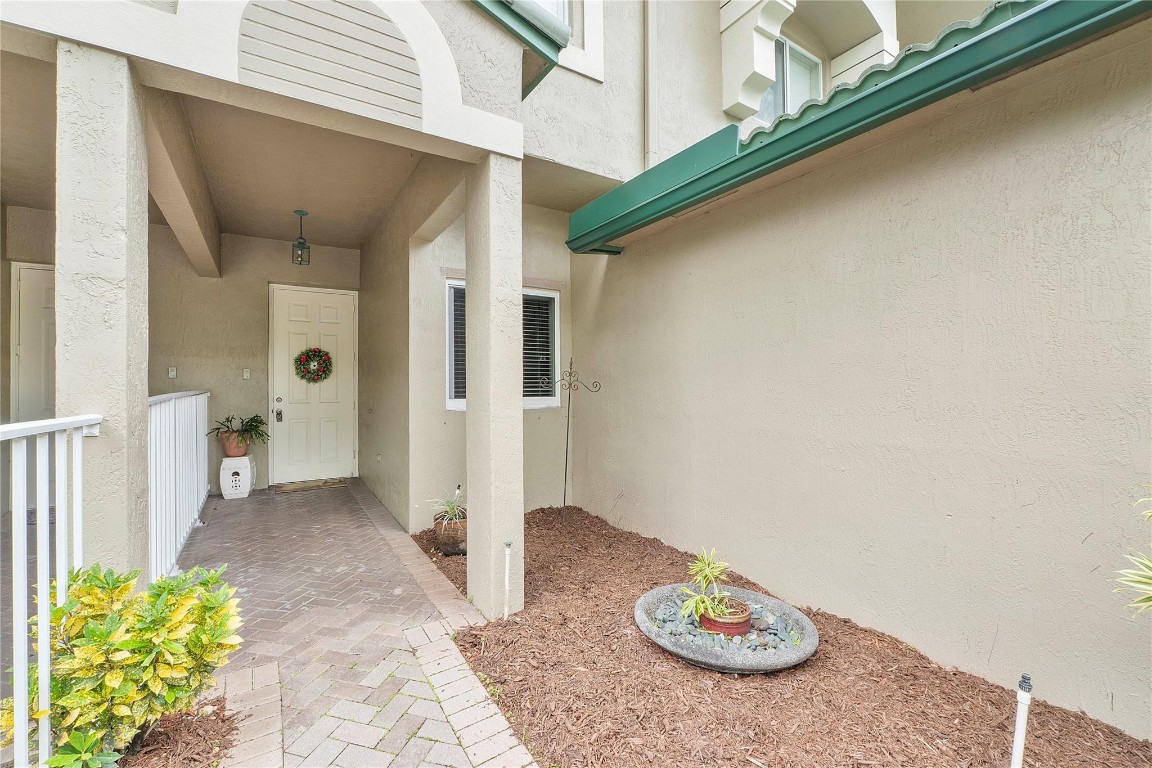 7919 Exeter Blvd 102